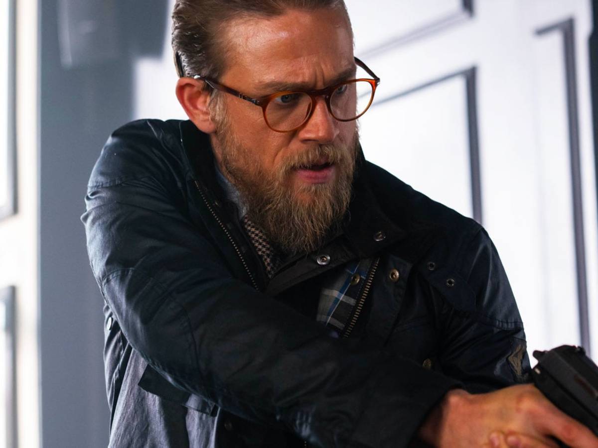charlie hunnam en rebel moon, la película de zack snyder