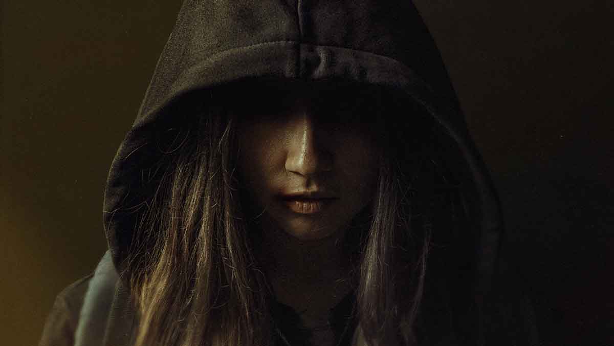 la chica invisible: ¿listo para resolver un caso de asesinato?