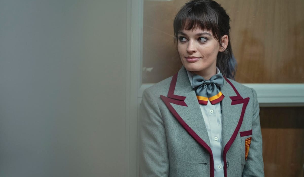 Emma Mackey en la serie de Netflix