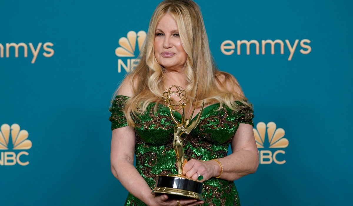 jennifer coolidge ganó el emmy com white lotus