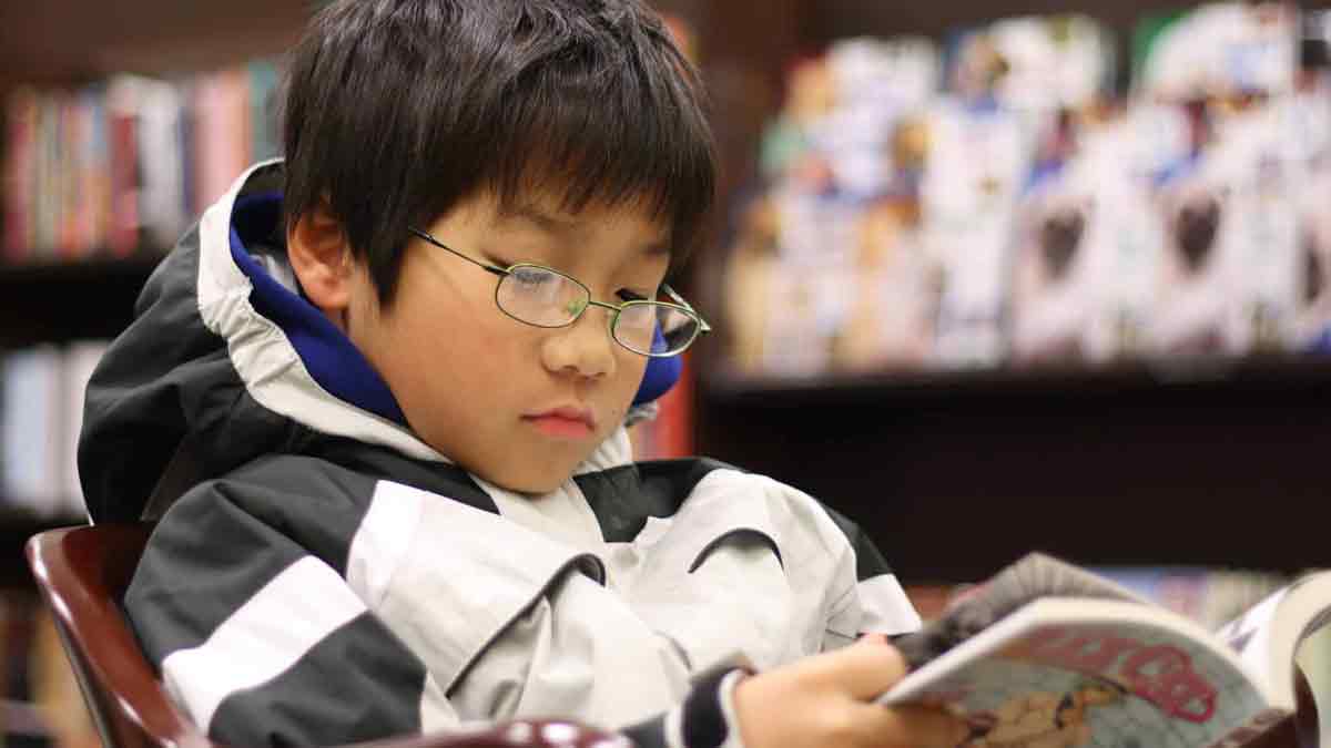 Impresiones de un traidor: Qué cómic tan curioso, está al revés impresiones de un traidor: qué cómic tan curioso, está al revés