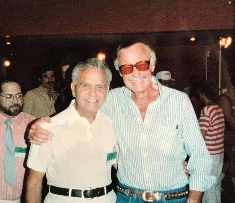 jack kirby y stan lee posando juntos