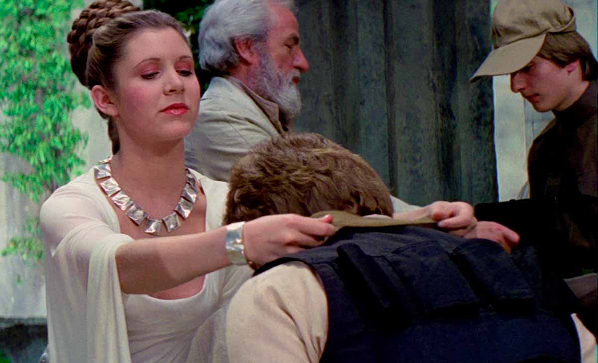 la princesa leia con su vestido ceremonial