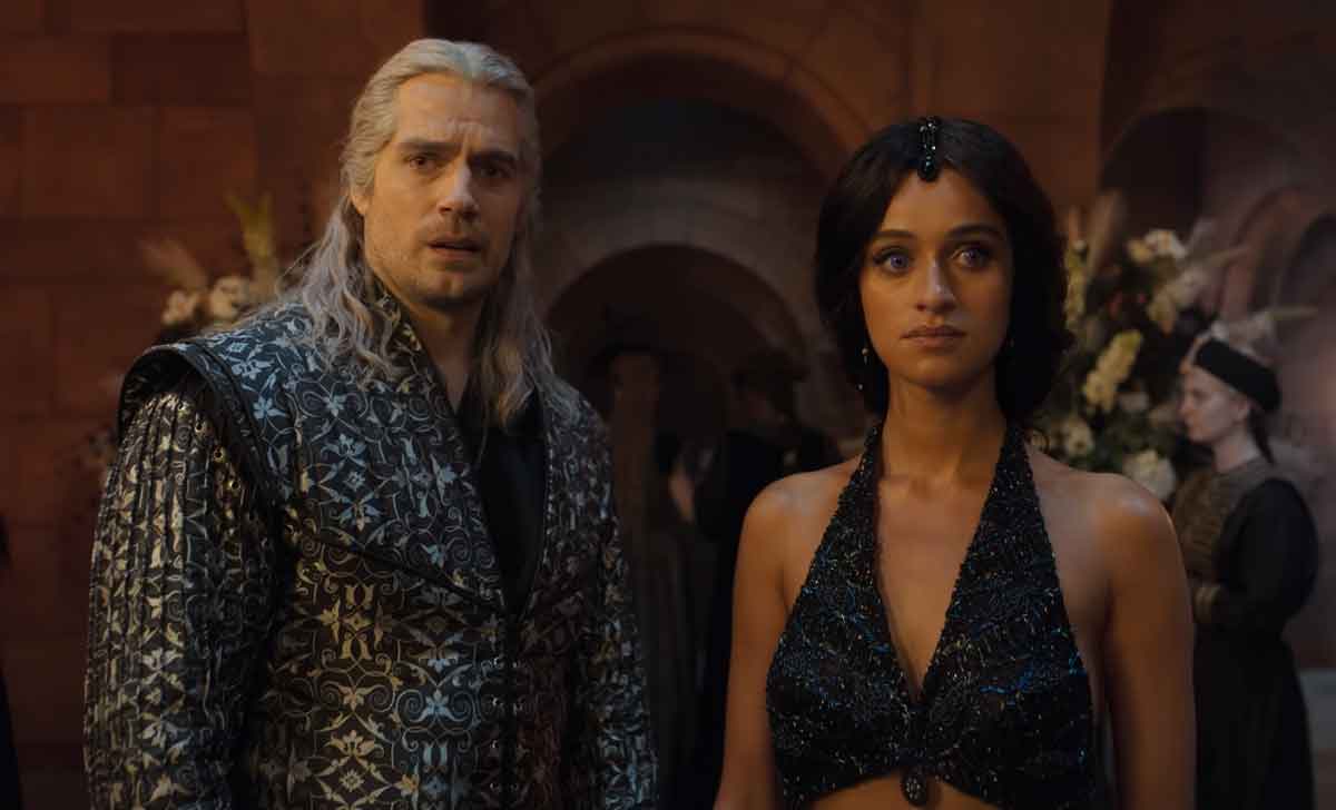 Henry Cavill y Anya Chalotra en The Witcher