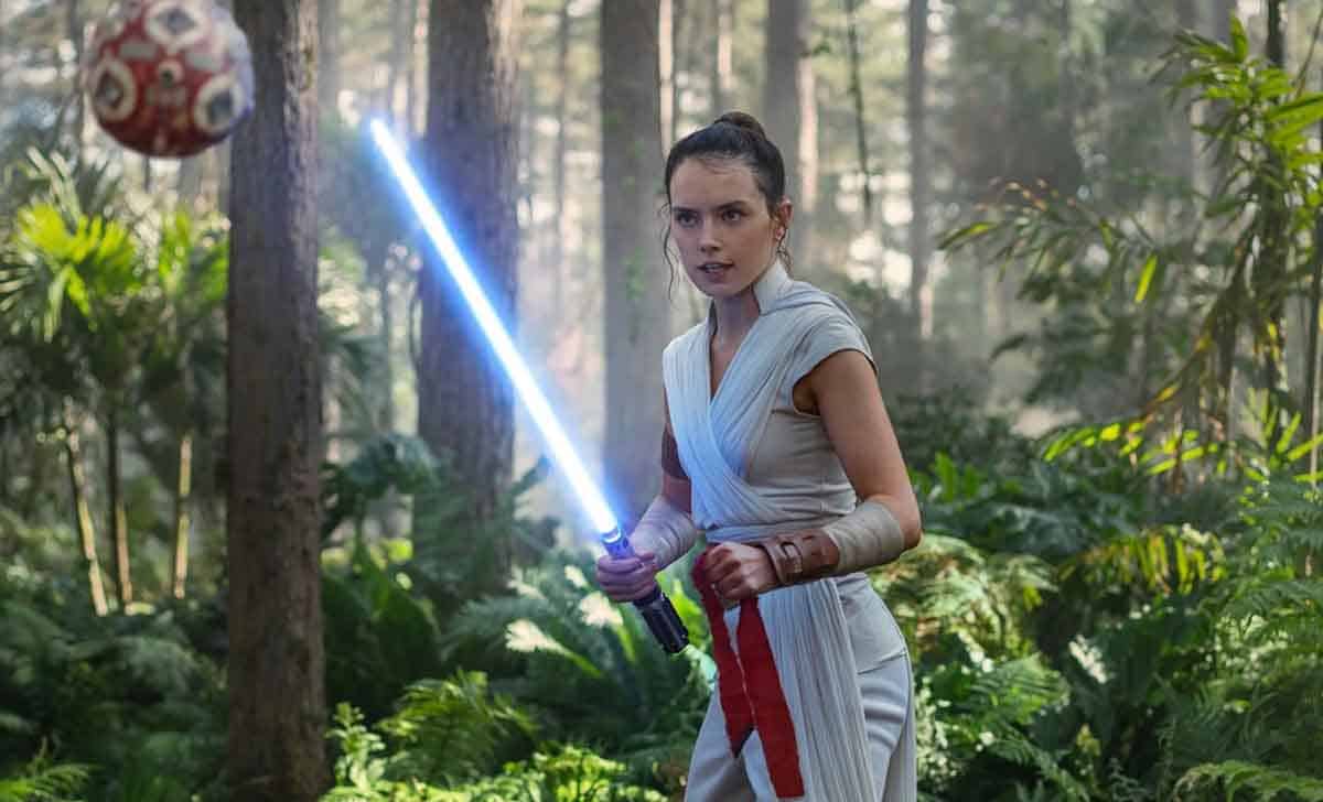 Daisy Ridley como Rey