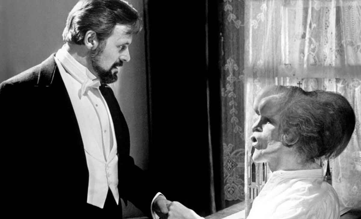 El Hombre Elefante Anthony Hopkins y John Hurt