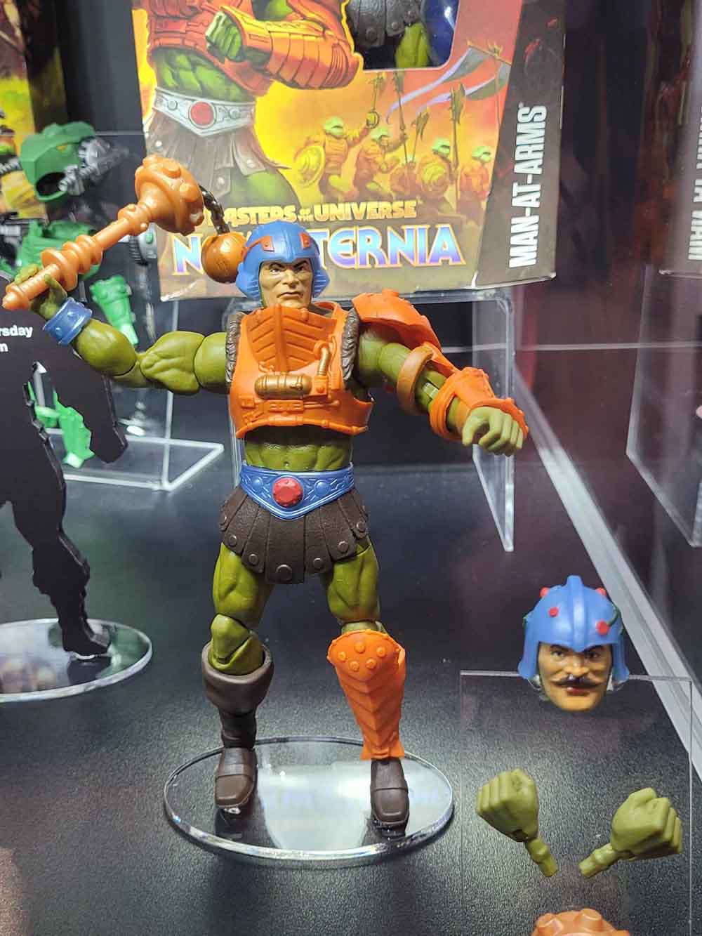 Man At arms sin bigote