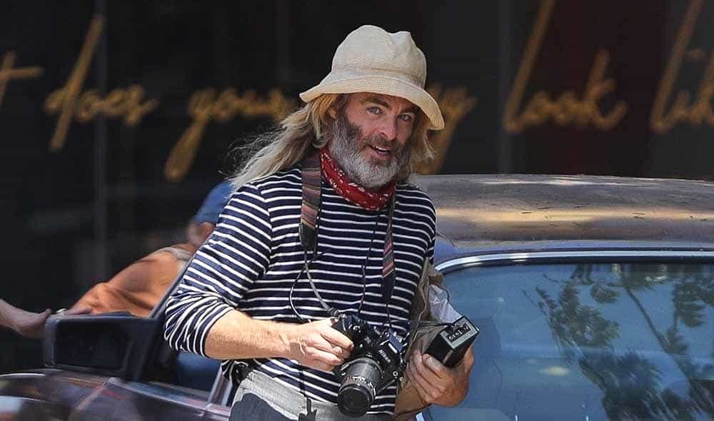 chris pine en el set de poolman