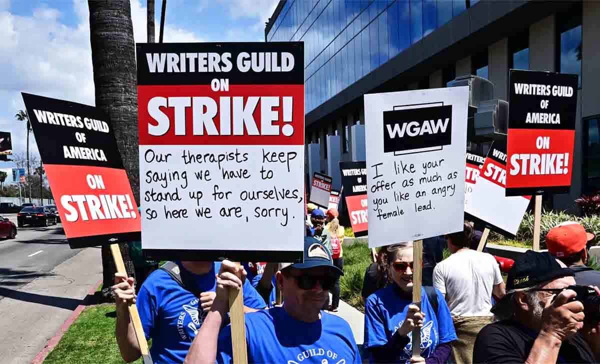 los guionistas en huelga