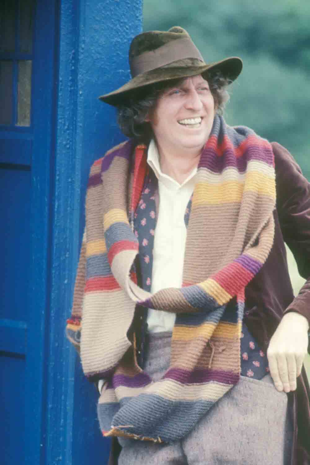 Peter Davison habla sobre Tom Baker (o su ausencia)