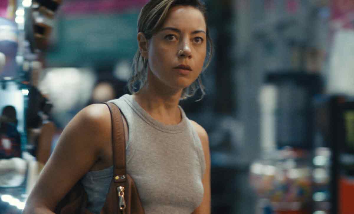 Aubrey Plaza en Emily la estafadora