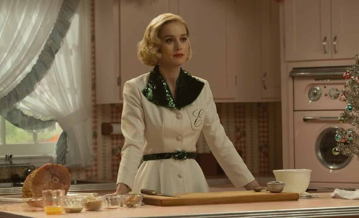 brie larson en cocina con química (lessons in chemistry)