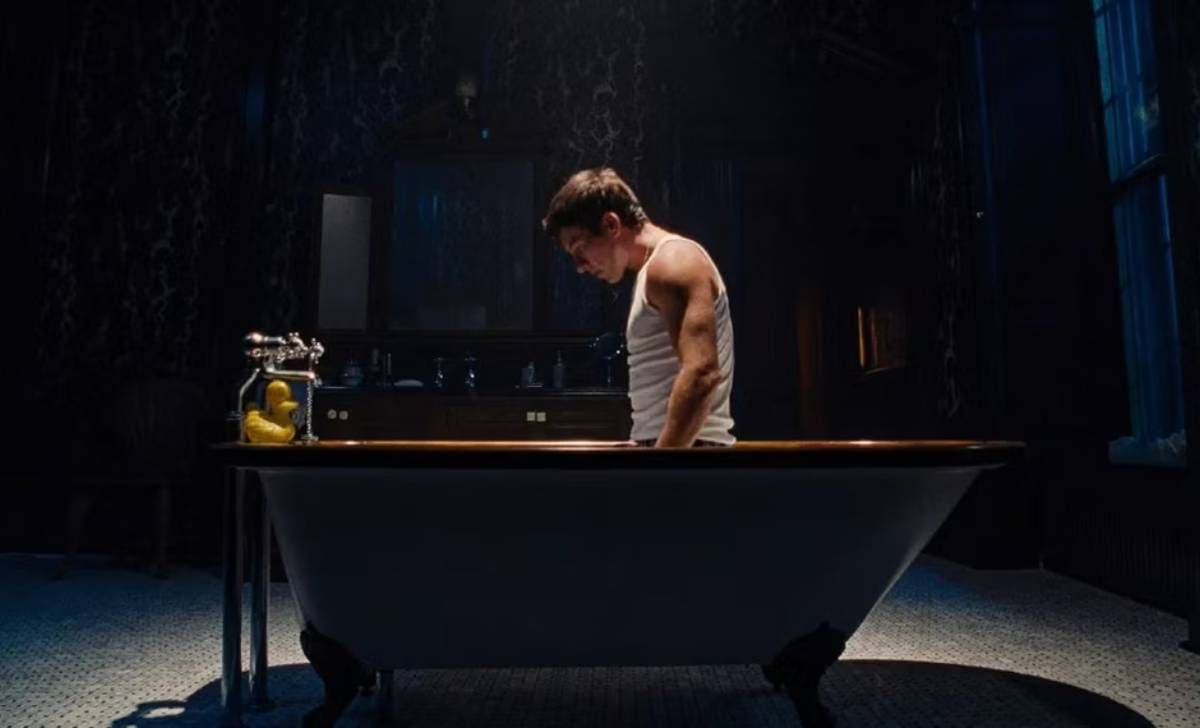 la escena de la bañera en saltburn