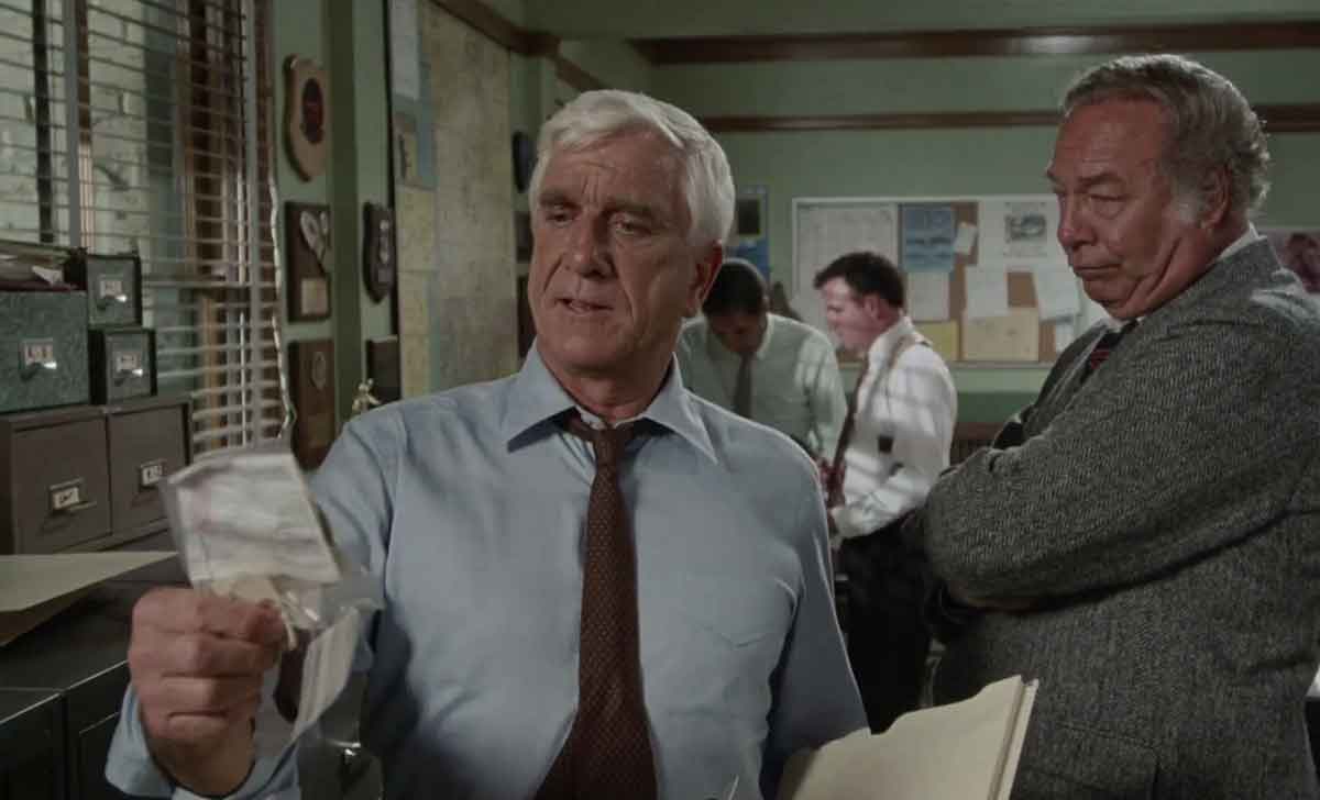 Agárralo como puedas (The Naked Gun: From the Files of Police Squad!) comedia de los 80