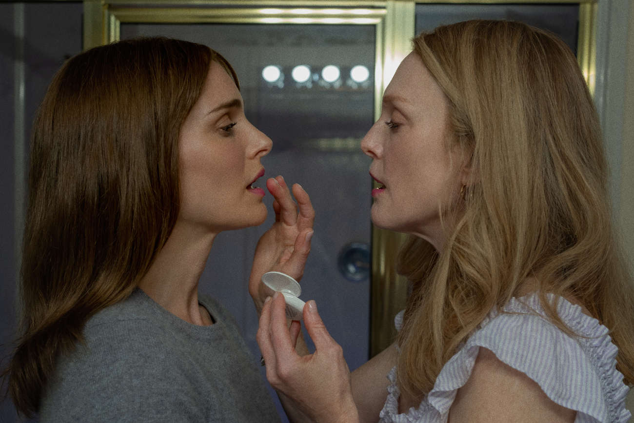 Natalie Portman y Julianne Moore en May December (Secretos de un escándalo)