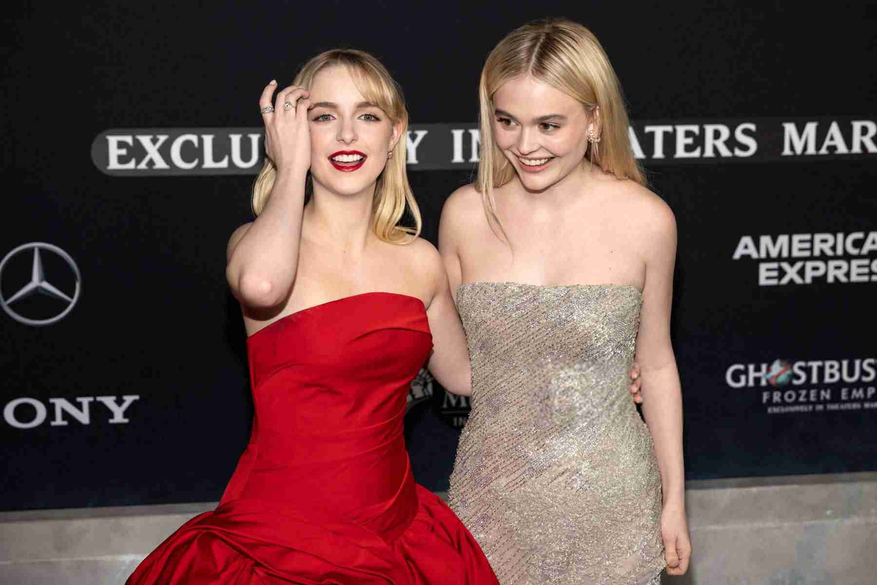 Emily Alyn Lind y Mckenna Grace en la premiere de Cazafantasmas de Nueva York