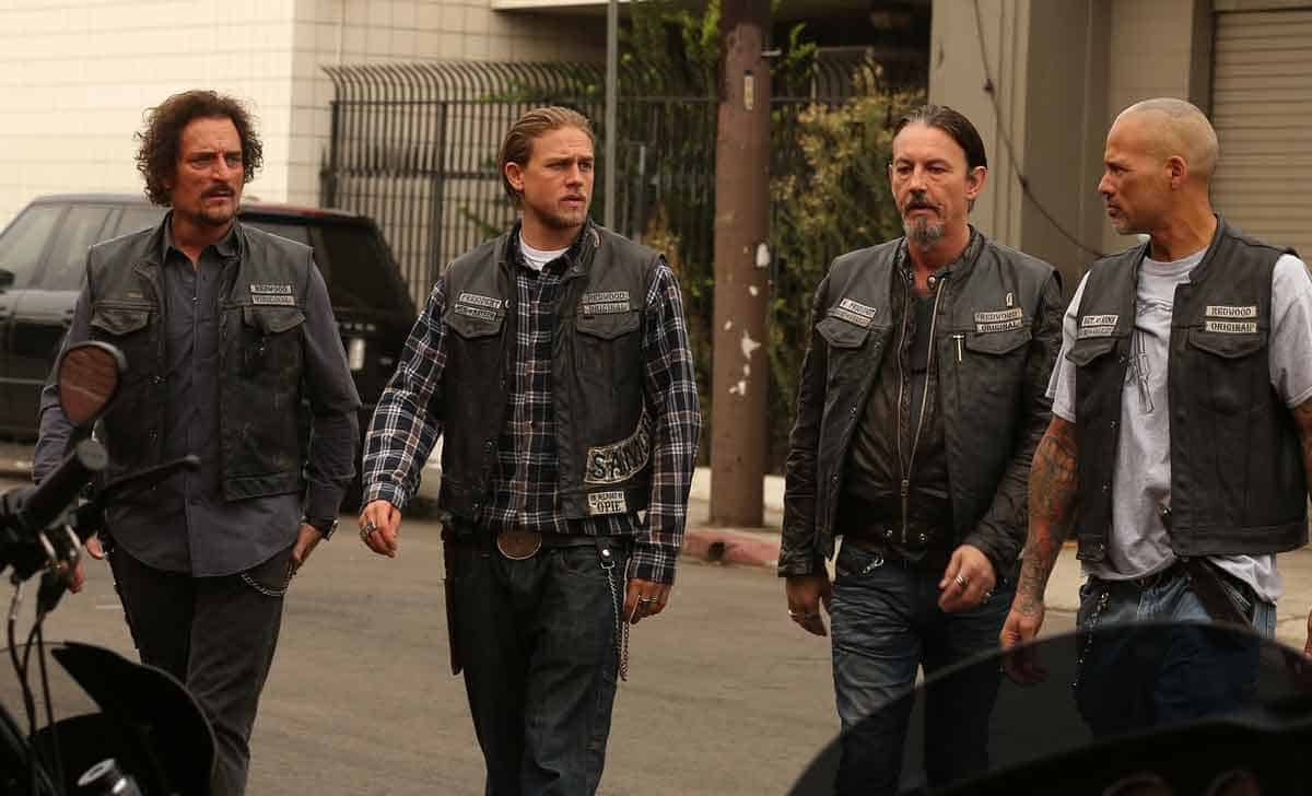 hijos de la anarquía ficha por the walking dead