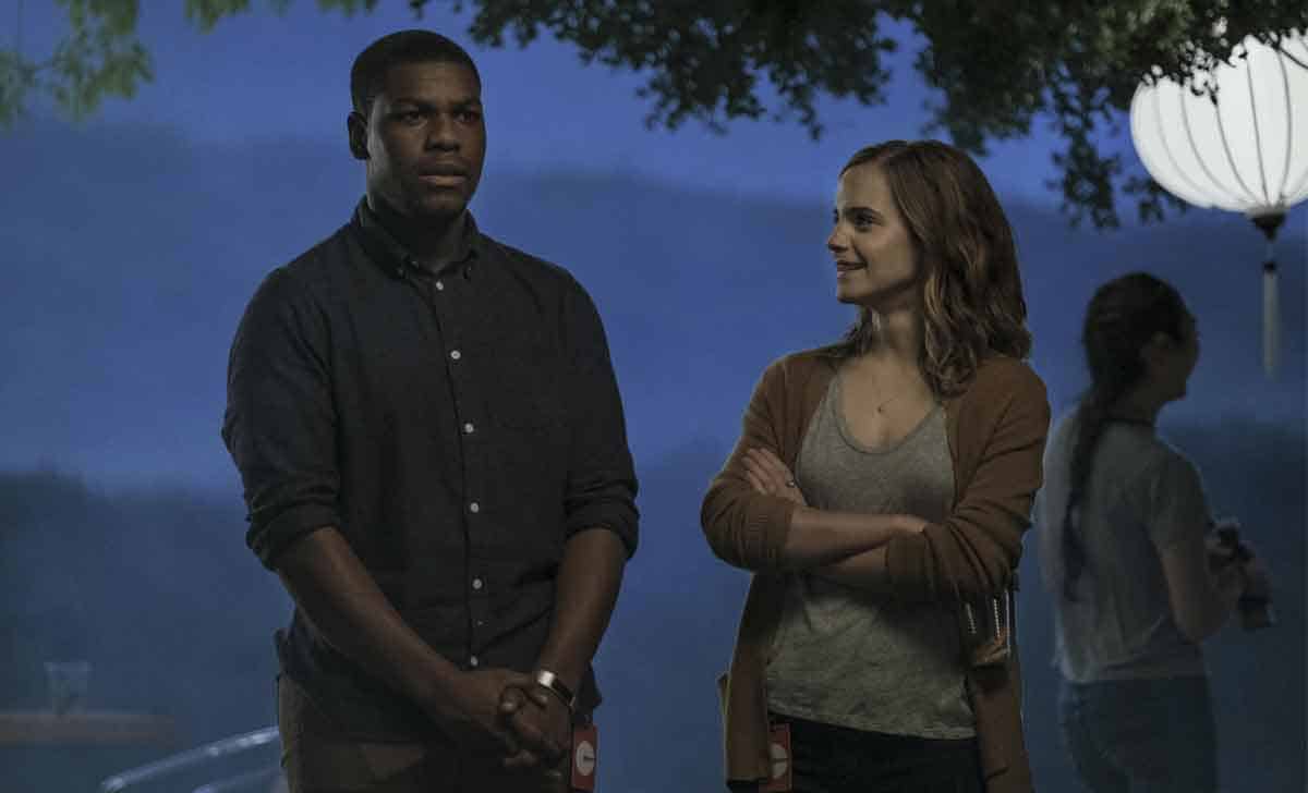 John Boyega y Emma Watson