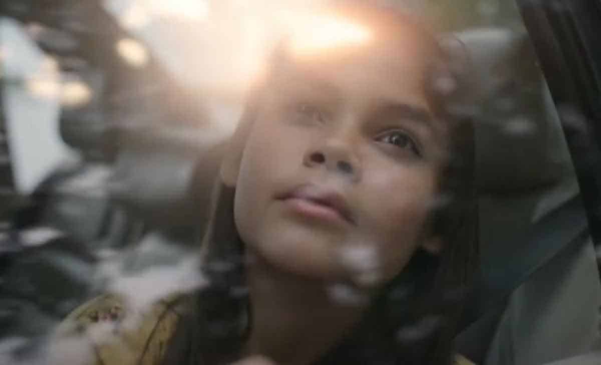 película de ciencia ficción de 2021 de netflix, disomnia (awake)