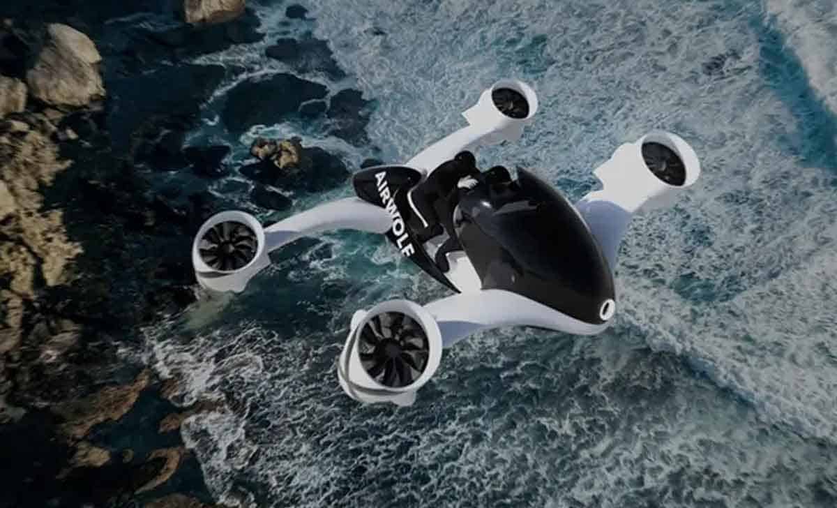 ciencia ficción con moto voladora