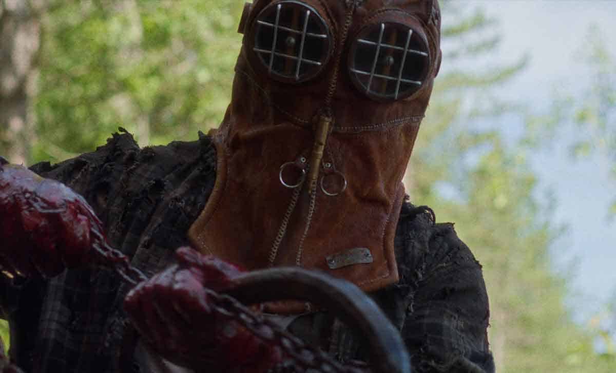 de naturaleza violenta (in a violent nature)