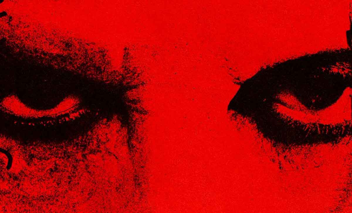 La película de terror del año esconde al monstruo de Nicolas Cage película de terror longlegs