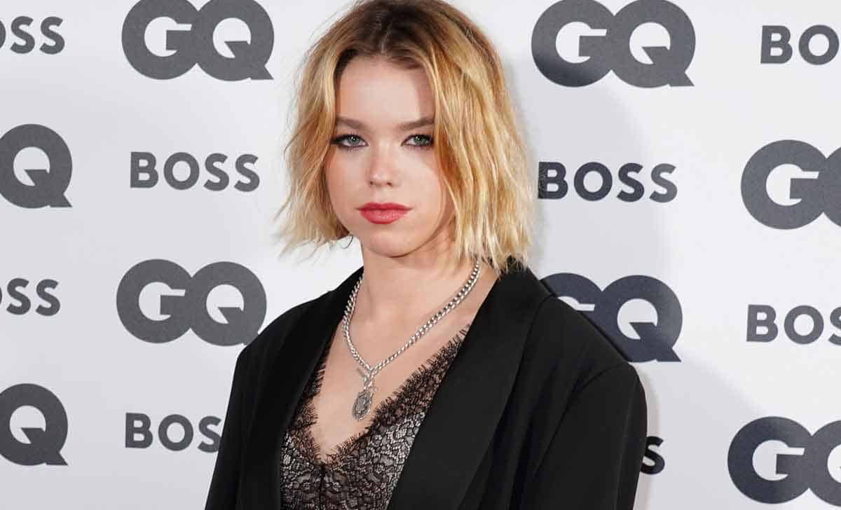 serie de netflix gran reparto milly alcock