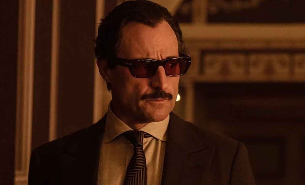 Mark Strong en El Pingüino