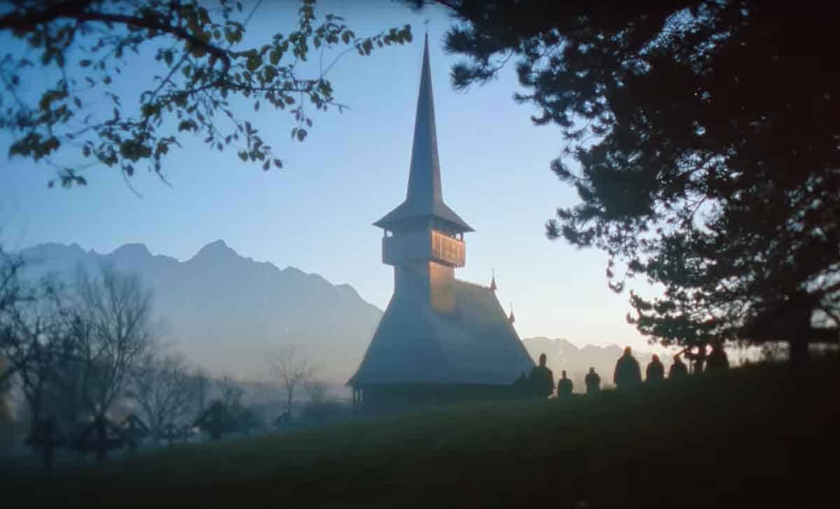 the legend of ochi película de 2025