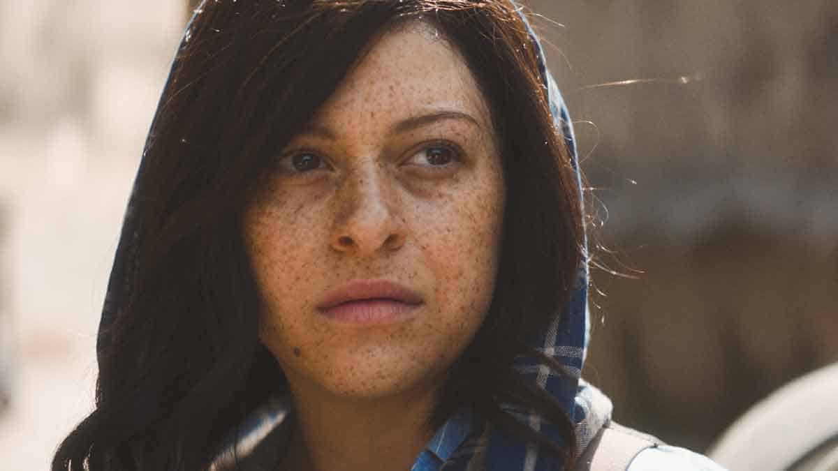 Alia Shawkat brilla en The Old man