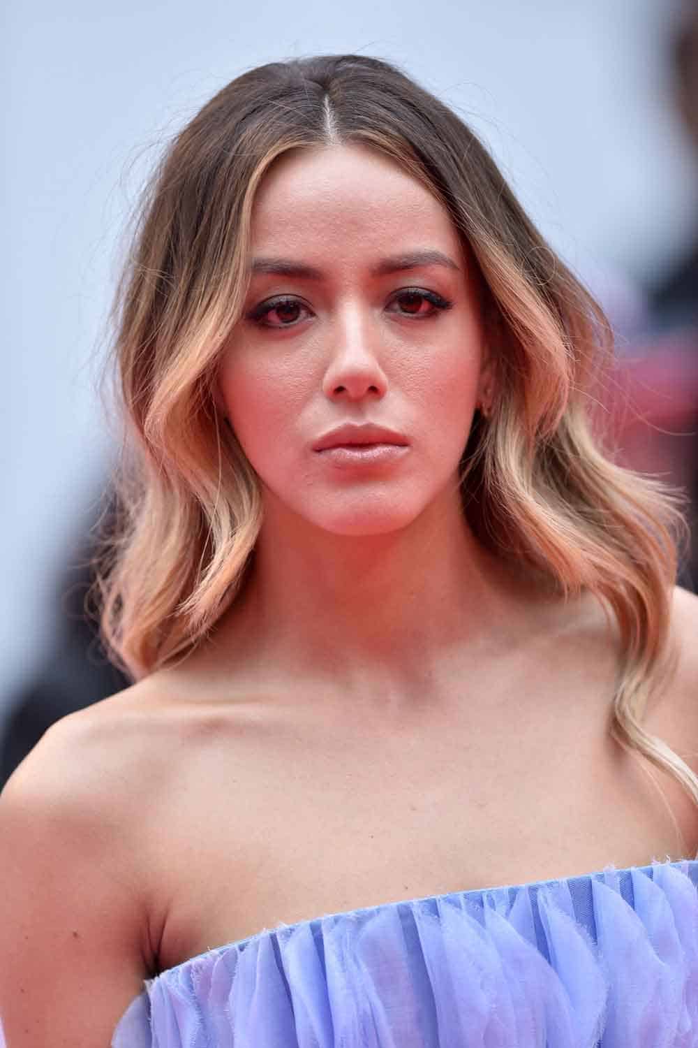 chloe bennet cada vez más cerca de regresar al ucm