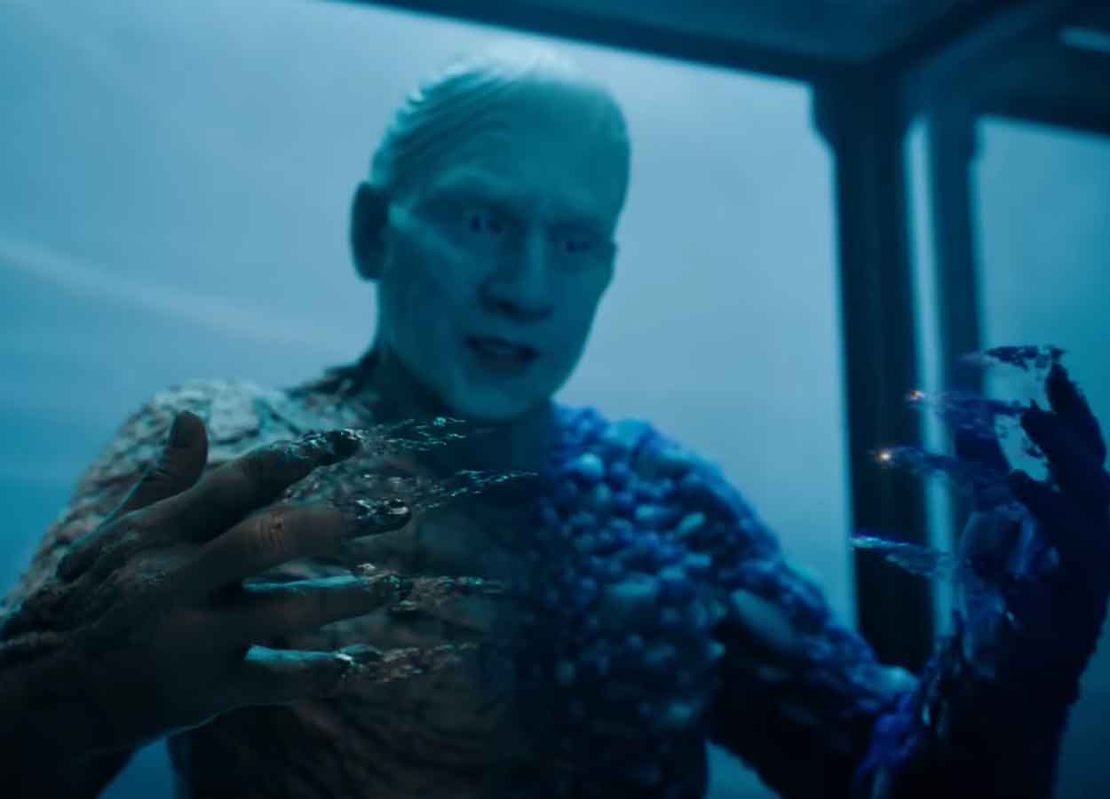 superman con la transformación de metamorfo