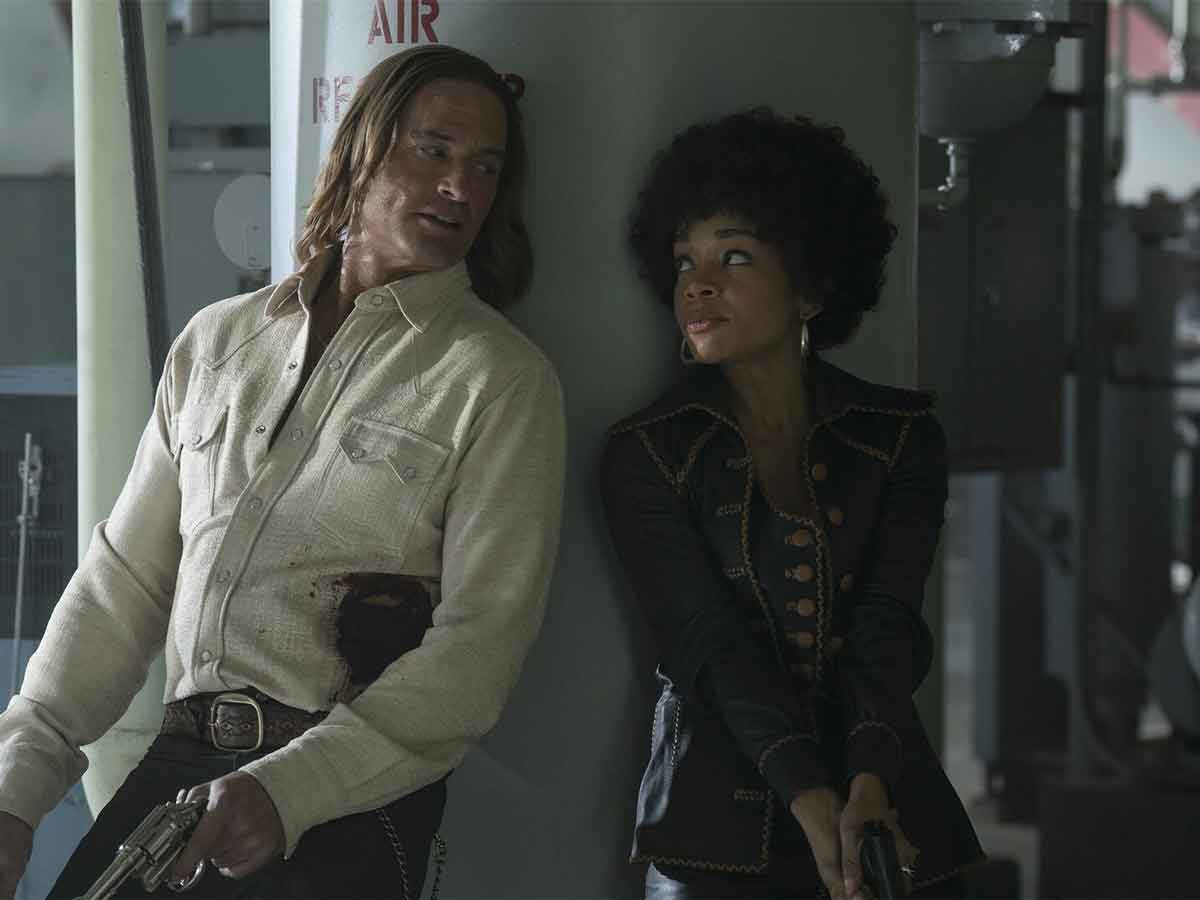 Duster la nueva serie de J.J. Abrams acelera a fondo con crímenes, persecuciones y acción setentera