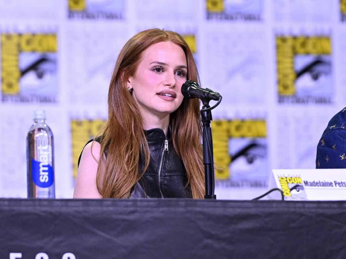 el clip de the strangers: chapter 2 desata el terror en la comic-con 2025