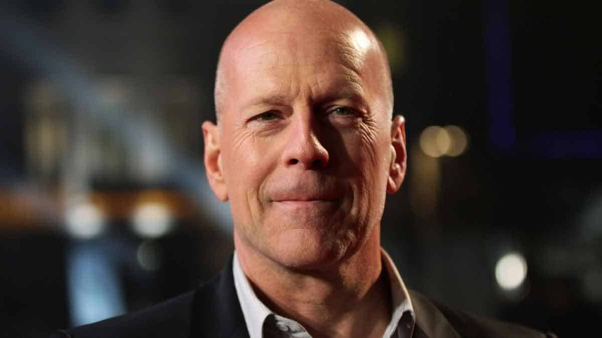 imagen de bruce willis sonriendo