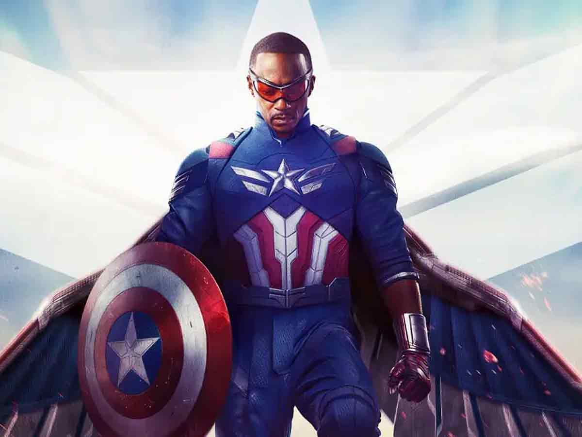 anthony mackie como sam wilson con el escudo de capitán américa en brave new world, imagen promocional de marvel studios.