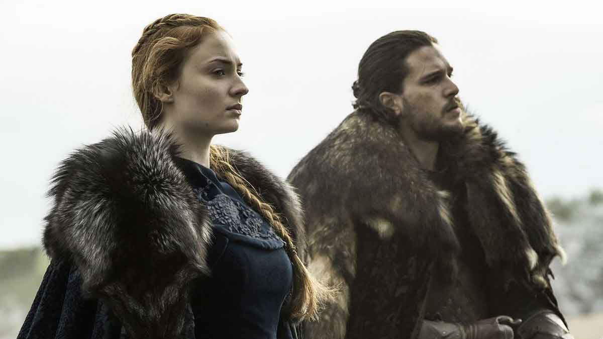 sophie turner confiesa que besar a kit harington en su nueva película fue “repugnante”