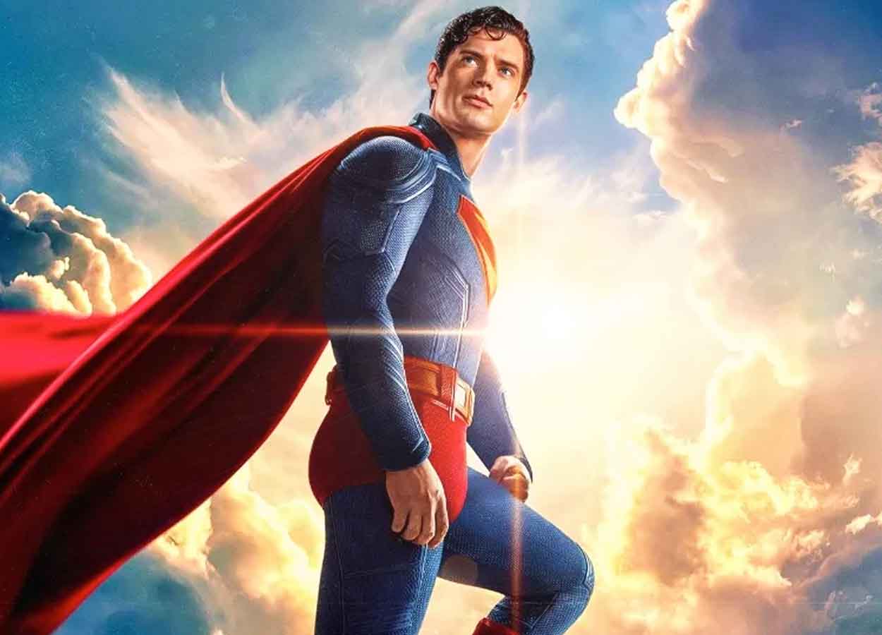 superman (2025) look traje