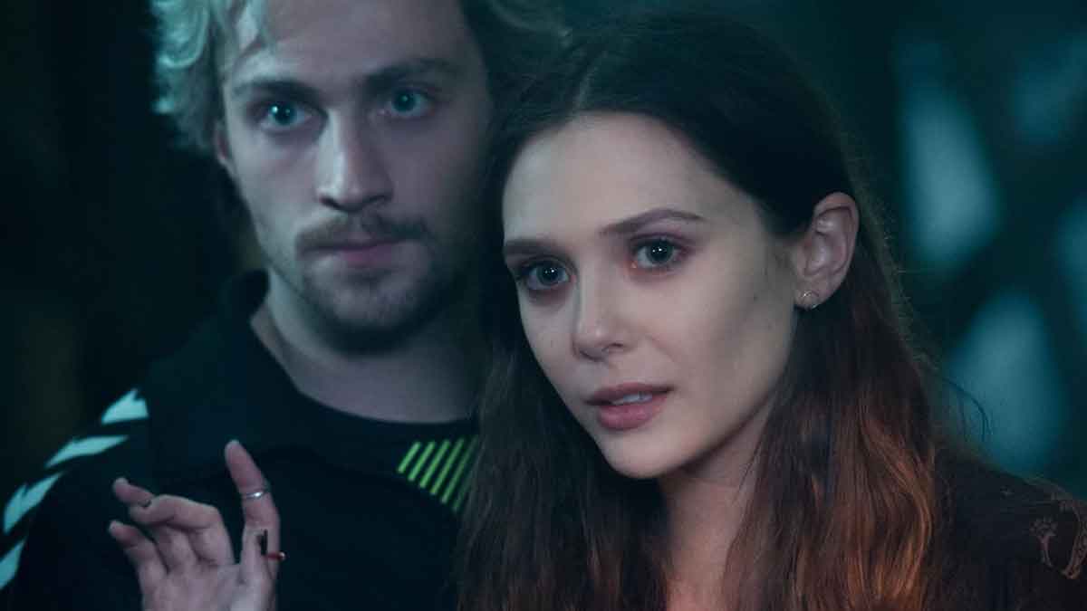 elizabeth olsen en vengadores: la era de ultron (2015)