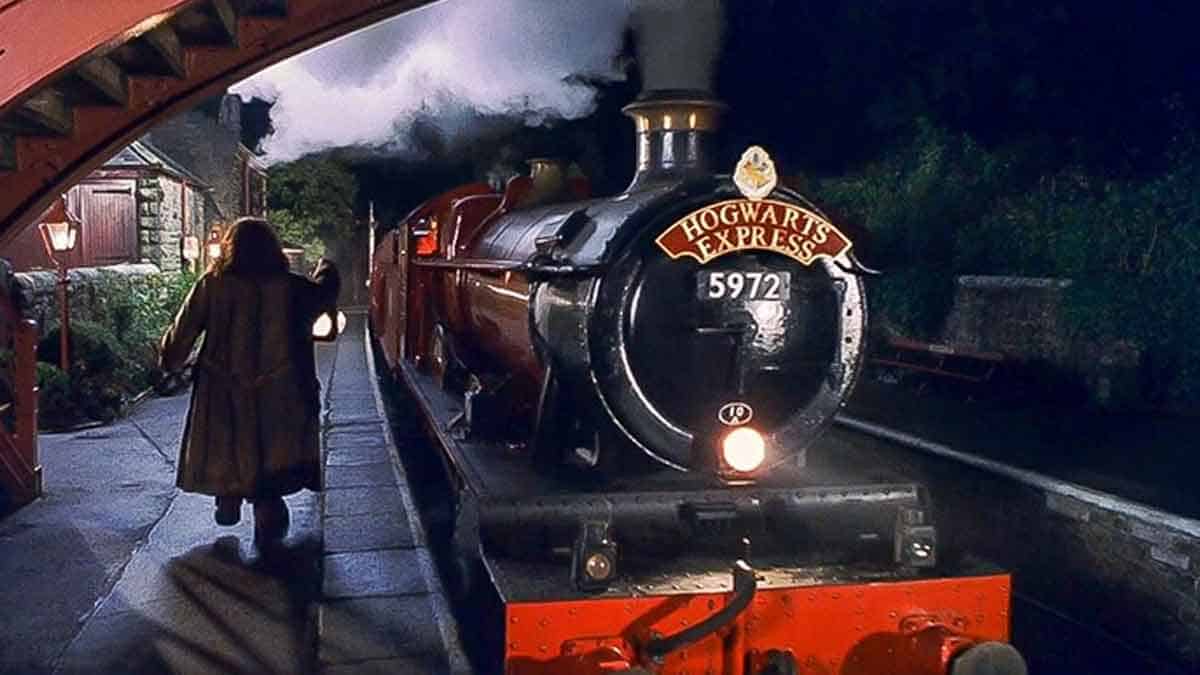 primera imagen del tren hogwarts express de la serie de harry potter