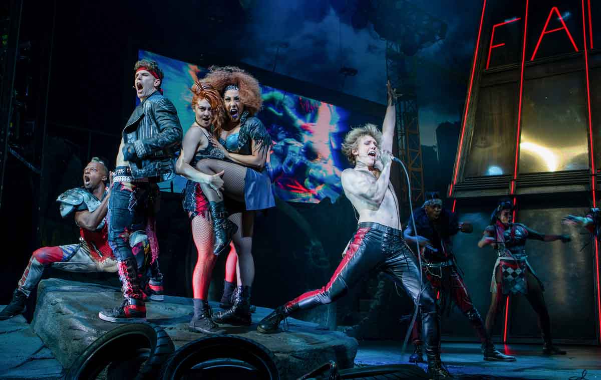 Halloween termina con cine para todos: acción, terror, risas y leyendas en los estrenos del 31 de octubre