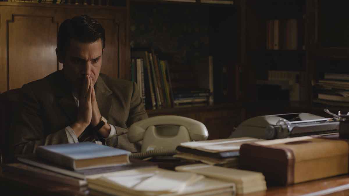 👁 Un gemelo secreto, una conspiración política y una esposa que empieza a dudar de todo. La sospecha de Sofía llega el 3 de octubre con un thriller que mezcla identidad y espionaje.