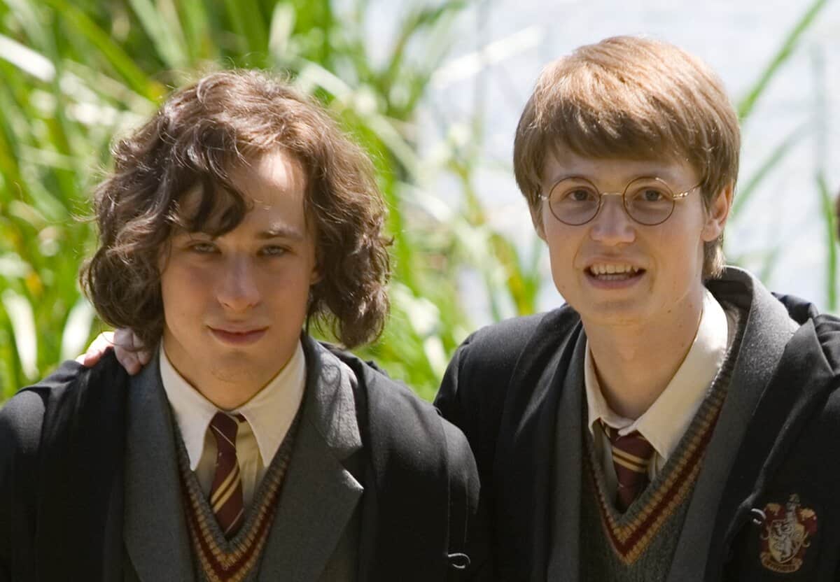 James Potter (der.) en Harry Potter