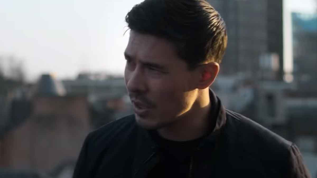 Lewis Tan en Wildcat