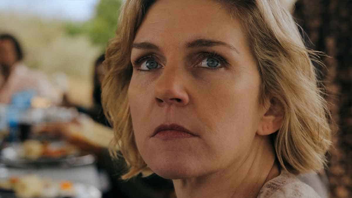 Serie de ciencia ficción de 2025 con puntuación perfecta es un éxito tremendo pluribus 2025 serie de ciencia ficción