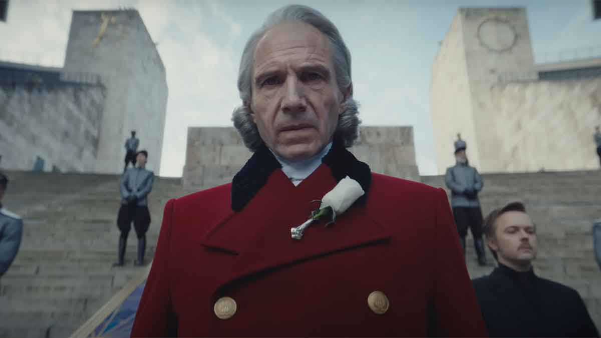 snow Ralph Fiennes Hunger games