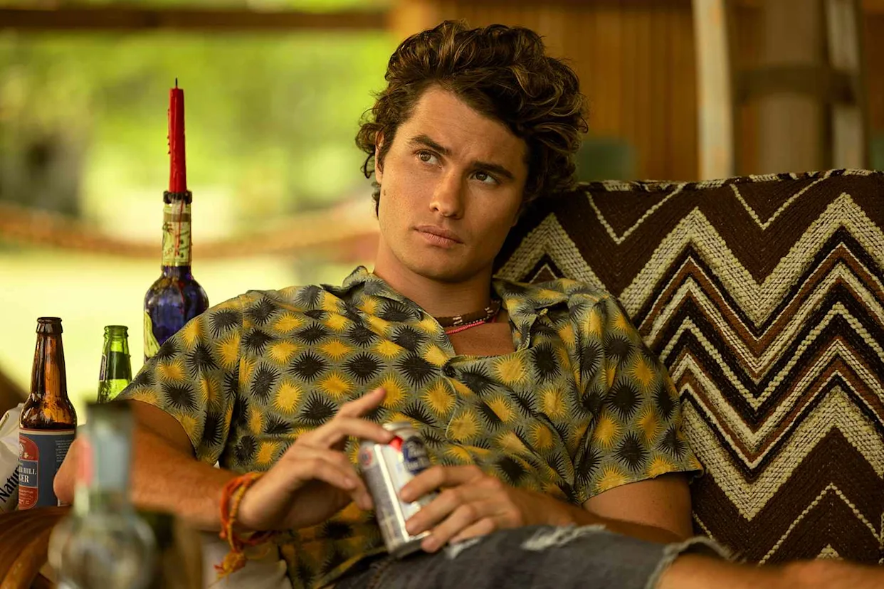 chase stokes en outer banks