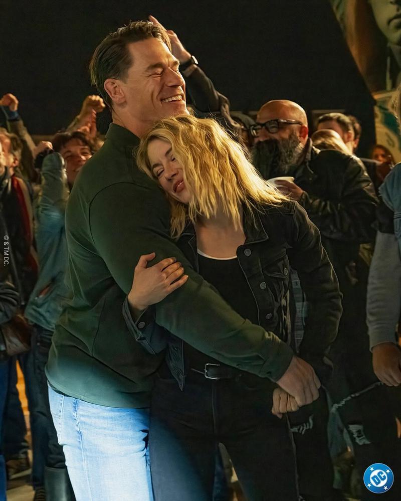 el romance de peacemaker y emilia harcourt