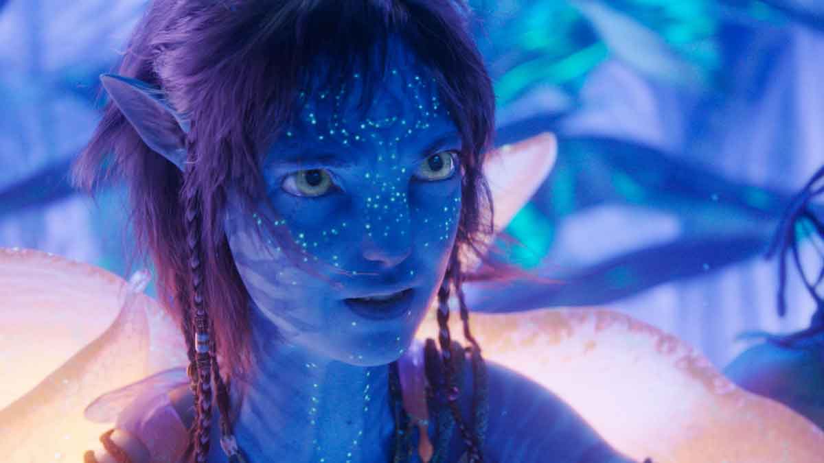james cameron confirma que revelará la historia de avatar 4 y 5 si fire and ash no funciona en taquilla. el futuro de pandora está en juego.