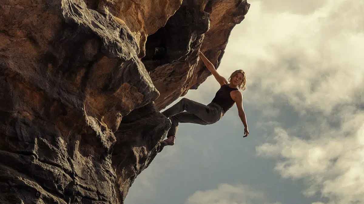 primera imagen de apex película de charlize theron y taron egerton